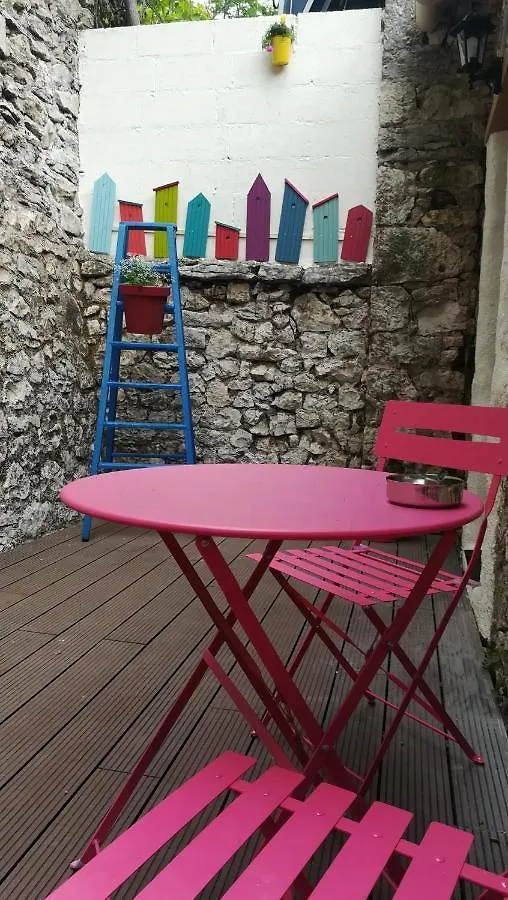 Un Nid Pour La Nuit, Chambres D'Hotes Saint-Géry Oda ve Kahvaltı